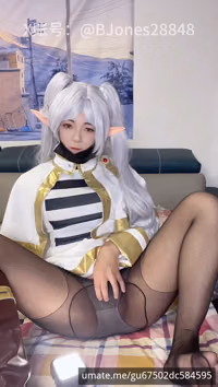 Frieren Beyond Journey's End Shemale Cosplay by BJones28848