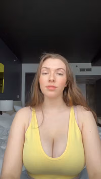 Pov Im trying to catch a glimpse of how much weight theyre reppi.mp4