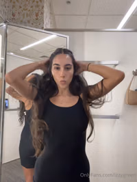 izzygreen 08m20s finger rubbing & shoving.mp4