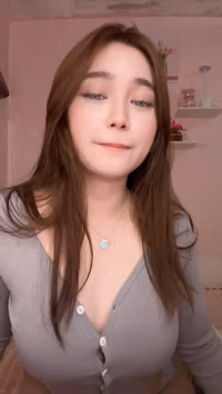 7589565386417392903.mp4