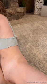 tori_page 05m13s dildo shoving with vibrator rubbing.mp4