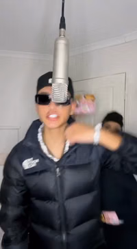 8075015830735157151.mp4