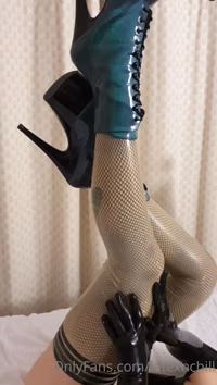 latexnchill-24-03-2021-2059790816-Lovely latex sounds. I hope you're having a good week, I've had so much leftover leave tha.mp4