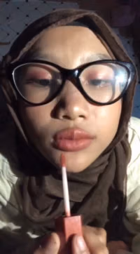 Hijab Kacamata Cute 02 - DoodStream.mp4