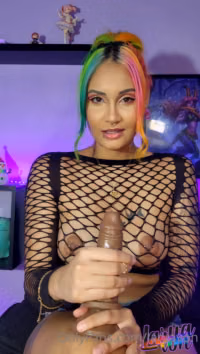 LaryaShortsJeans.mp4