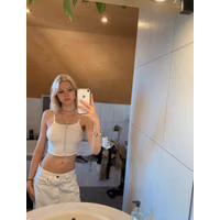 blond