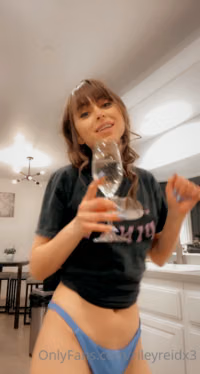 RILEY REID VIDEOS (412).mp4