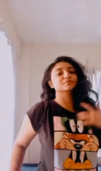 Beautiful Seexy Girl Showing(Frozen).mp4