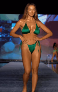 18un5le 04 The Walkð| SI Swimsuit | December 30th 2023.mp4