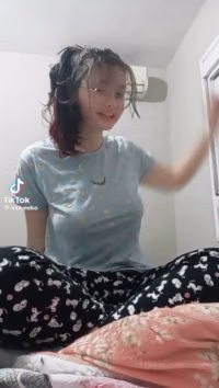 6c98039bdd5a22cd42c70bc5d38b099d~2.mp4