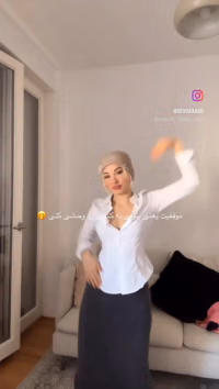 e71752bfbf9d4890916606191863b7a7.mp4