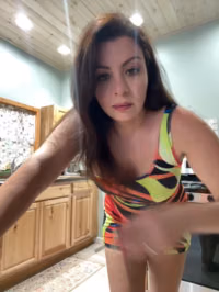 Alinaangel_2025-10-04_21-06-02_716.mp4