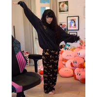Emily-Emiru-Schunk-Feet-6677260.jpg