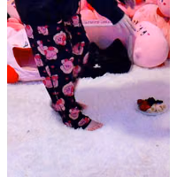 Emily-Emiru-Schunk-Feet-6576053.jpg