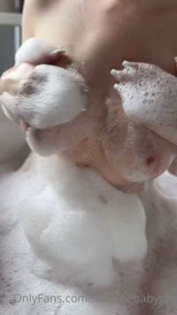 Chloe Lee Bathtub.mp4