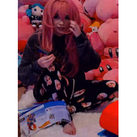 Emily-Emiru-Schunk-Feet-6640012.jpg
