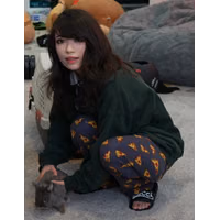 Emily-Emiru-Schunk-Feet-6835972.jpg