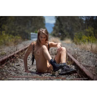 nude-muse_elly_on_right_track082.jpg