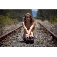 nude-muse_elly_on_right_track072.jpg