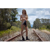 nude-muse_elly_on_right_track042.jpg