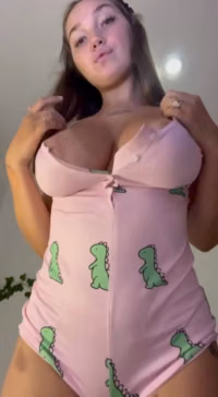 50fa95f30a374255bb49fea98a95d127.mp4