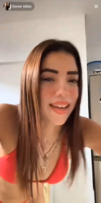 Dome Velez 8 (Bikini rojo)