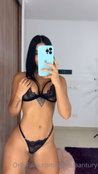 danielaantury_00379.mp4