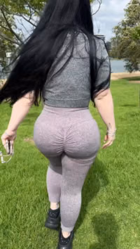 lararosewalks TikToks