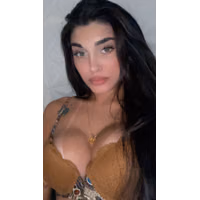 trans_queen_G_1406387975114661890_1469087377805262857_1.jpg