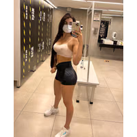 trans_queen_G_1406387975114661890_1476382022167932933_1.jpg