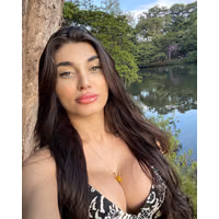 trans_queen_G_1406387975114661890_1517574634933309443_1.jpg