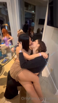 Alinity and Fandy Kissing.mp4