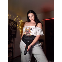 Anaconda Noire OnlyFans anacondanoire-26-04-2020-34681737-On_your_knees..jpg