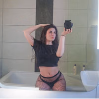 Lauren Alexis (3)-HimLfuyK.png