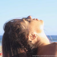 aliciacanomodel-07-07-2020-76575934-Yes I have a dirty mind....jpg