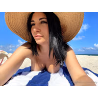 d61ef9a14e0329b8fb5a2e81b7e08d642b6b737c314590b9.jpg