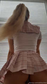 728377980446846976.mp4