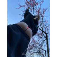 sophiesouth-05-06-2022-2454798985-What are you looking up there.jpg