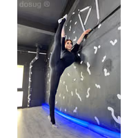 splits black 3.jpeg