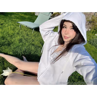Belle_Delphine_Naked_In_The_Garden_Onlyfans_Set_Leaked-DQCQYH.jpg