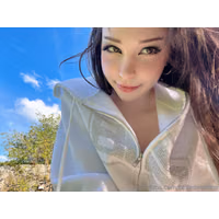 Belle_Delphine_Naked_In_The_Garden_Onlyfans_Set_Leaked-JCLAQM.jpg