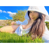 Belle_Delphine_Naked_In_The_Garden_Onlyfans_Set_Leaked-JUOKVP.jpg