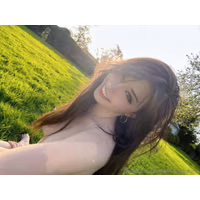 Belle_Delphine_Naked_In_The_Garden_Onlyfans_Set_Leaked-QLRBHV.jpg