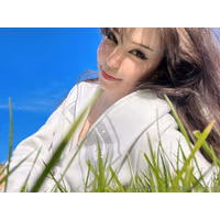 Belle_Delphine_Naked_In_The_Garden_Onlyfans_Set_Leaked-RRIPQM.jpg