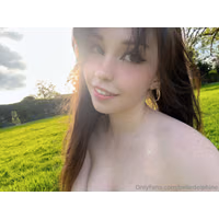 Belle_Delphine_Naked_In_The_Garden_Onlyfans_Set_Leaked-TSJENA.jpg