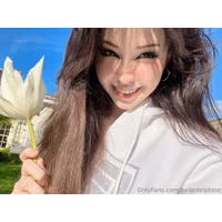 Belle_Delphine_Naked_In_The_Garden_Onlyfans_Set_Leaked-VXDMMY.jpg
