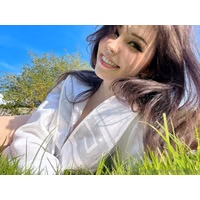 Belle_Delphine_Naked_In_The_Garden_Onlyfans_Set_Leaked-XJAUYB.jpg