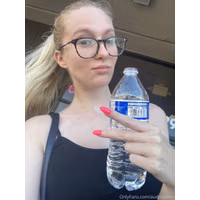 audreymadison-2021-06-28-2148457033-New nails for a upcoming shoot ).jpg