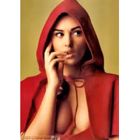 monica-bellucci-sexy-cappuccetto-rosso.jpg