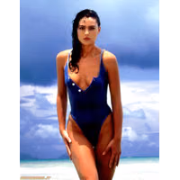 monica-bellucci-swimsuit-young-giovane.jpg